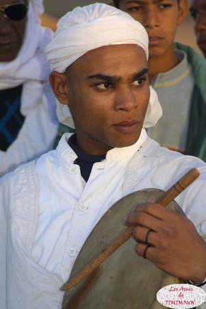 Zoomer sur l'image : 16 Joueur de Darbouka